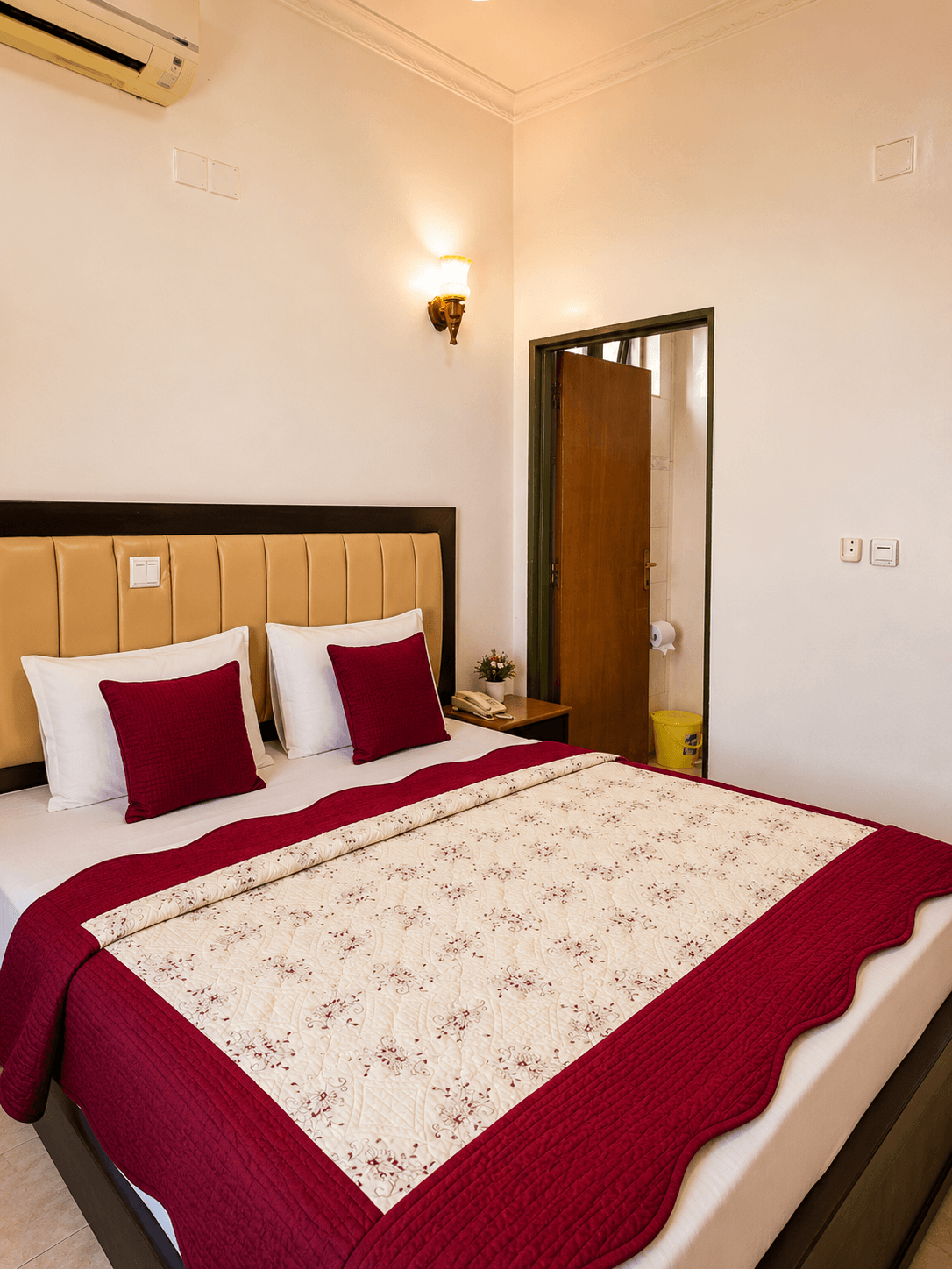Single room — another view